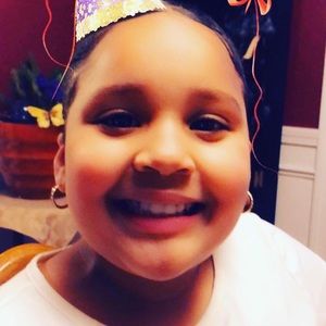 Meet your Posher, Ava